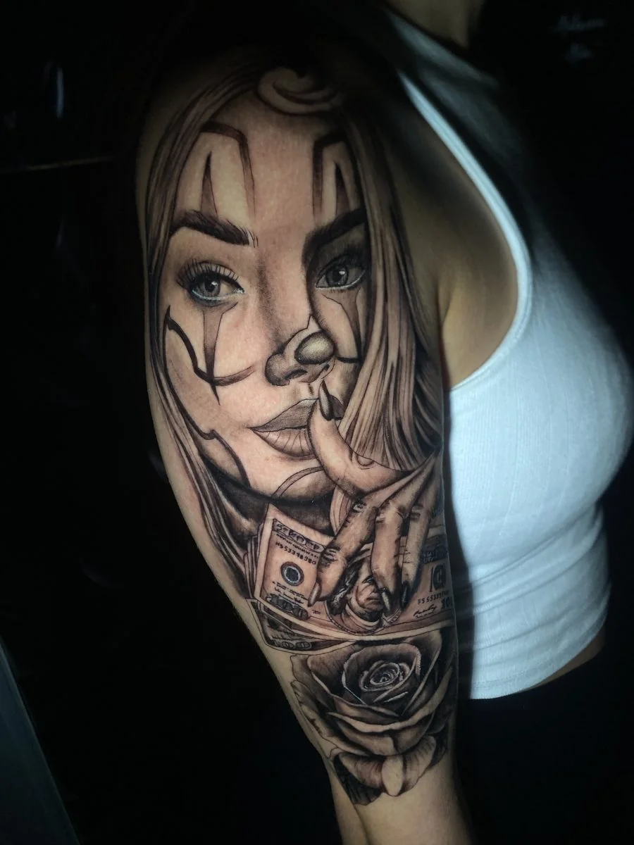 Tattoo realismo feminina no braço